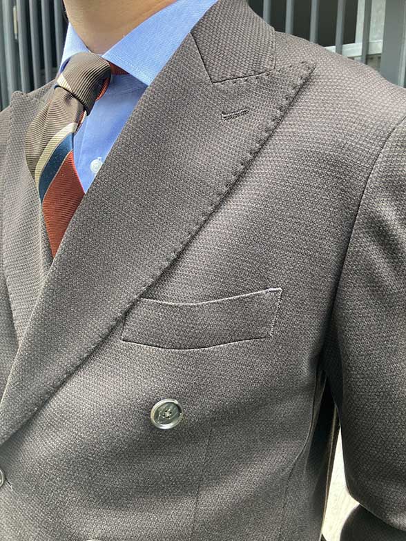 ブラウン×オレンジで秋らしいクラシック