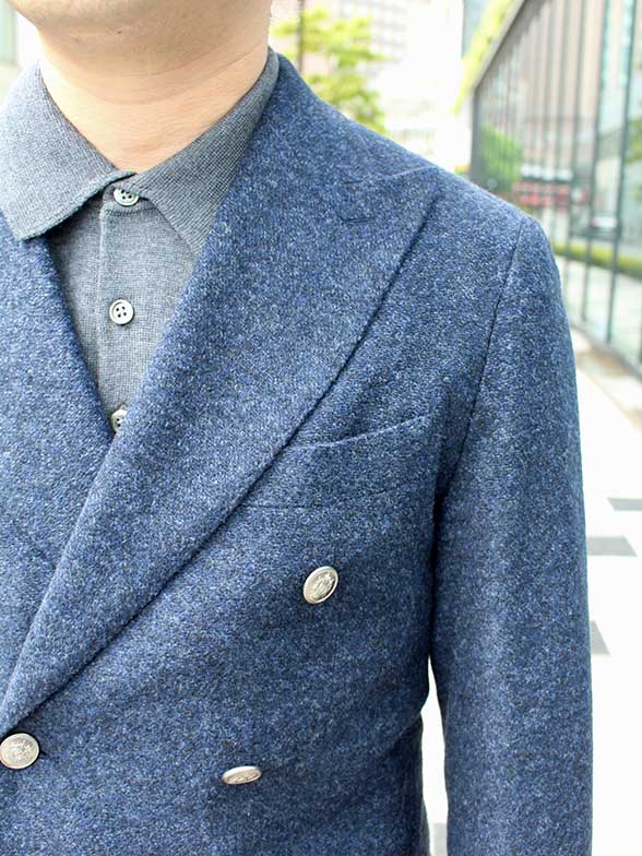 どんなパンツにも合う万能ジャケット