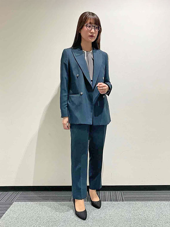 ブルーが主役の洗練スタイル