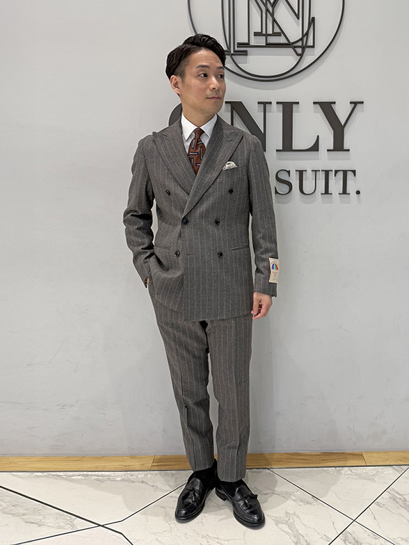 ダブルブレストで格上げコーデ