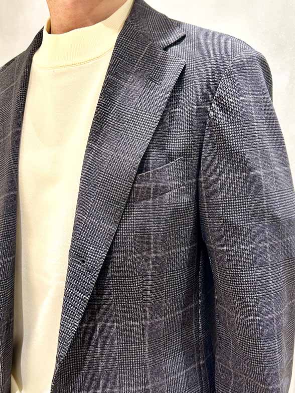 肩の力を抜いた都会感。