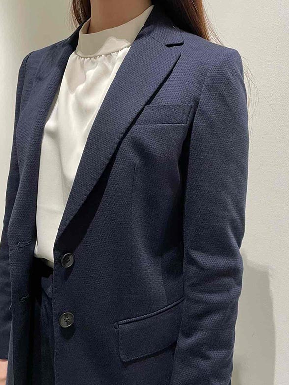 ベージュで秋らしい柔らかさをプラス