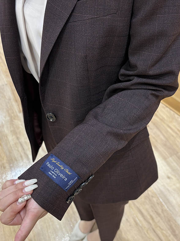 ワインレッドで差をつける大人スタイル