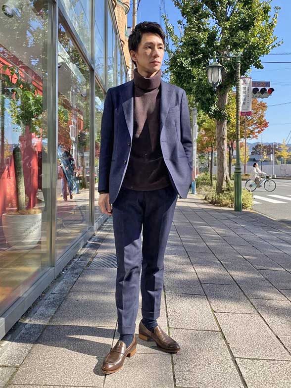 大人のネイビースタイル