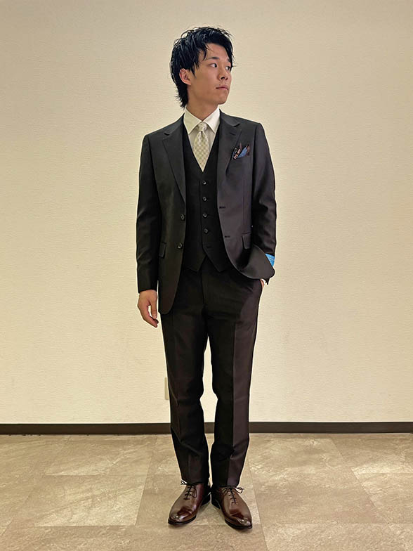 今季注目のブラウンスーツ