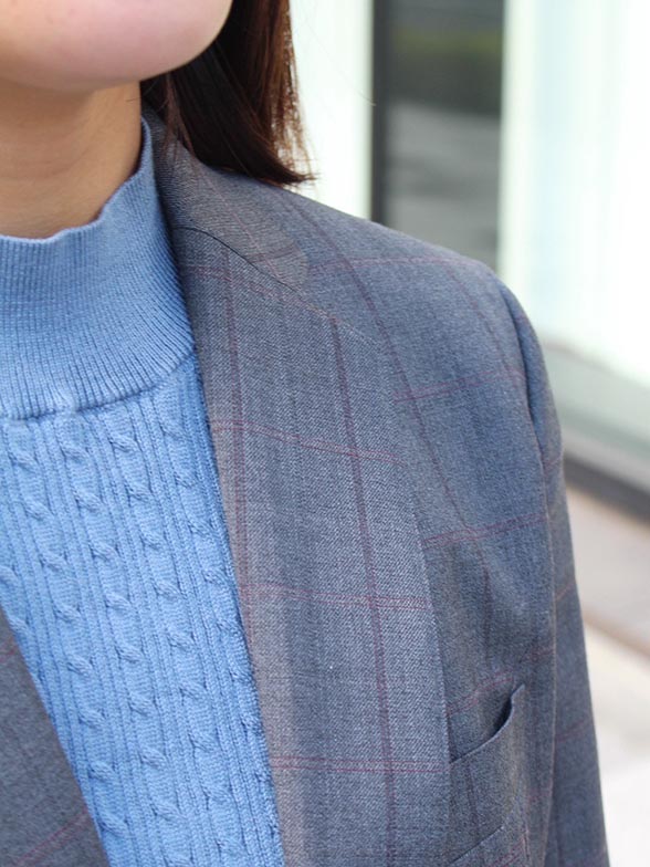 さりげない柄で差がつく大人のグレースタイル