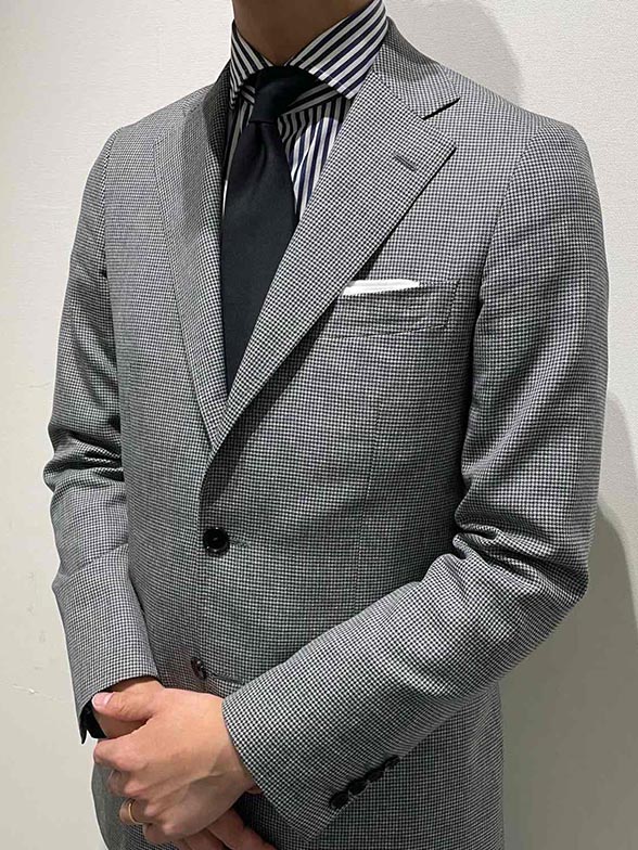 スーツも単品も自在に着回す