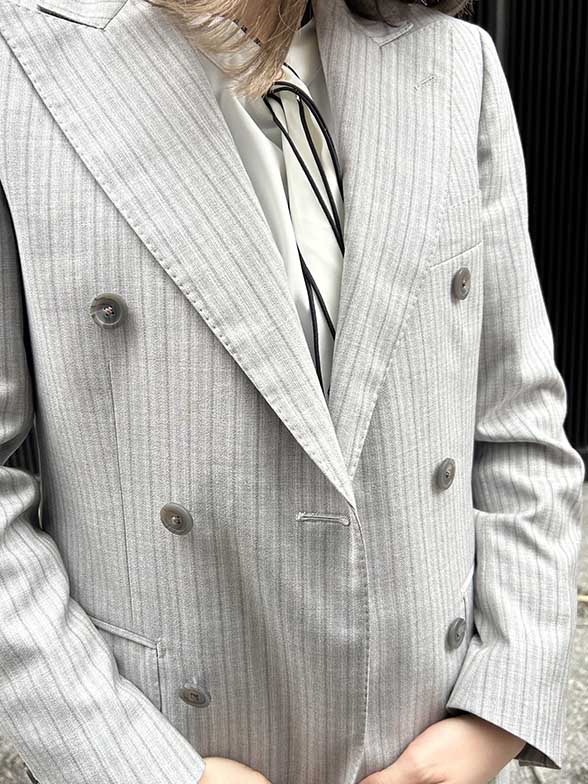 洗練ダブルブレストスーツ