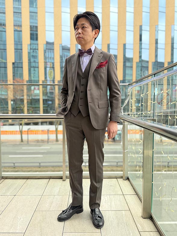 ブラウン×レッドの暖色コーデ