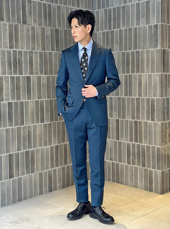 ブルーでつくる爽やか好印象