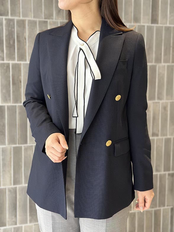 きちんと華やぐ好印象オフィススタイル