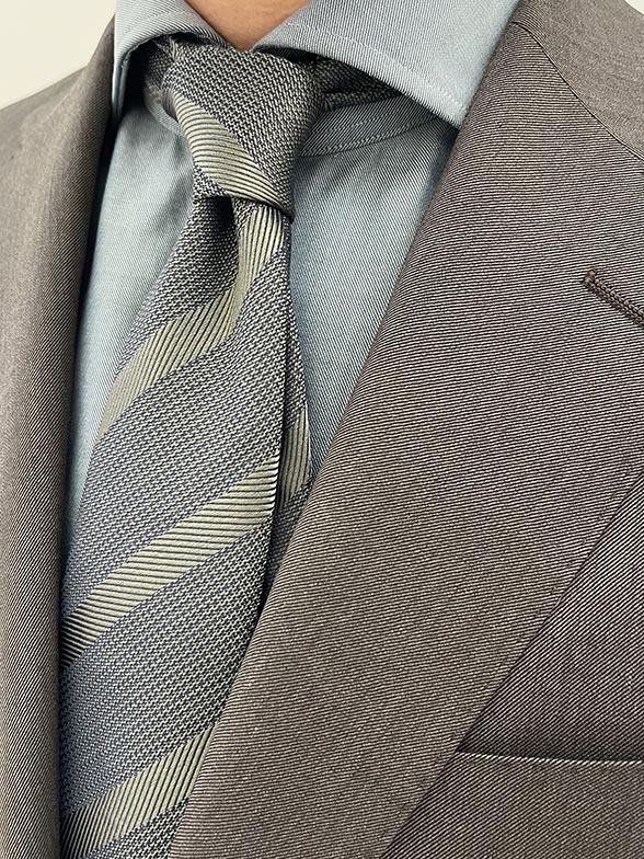 品よく遊ぶブラウンコーデ