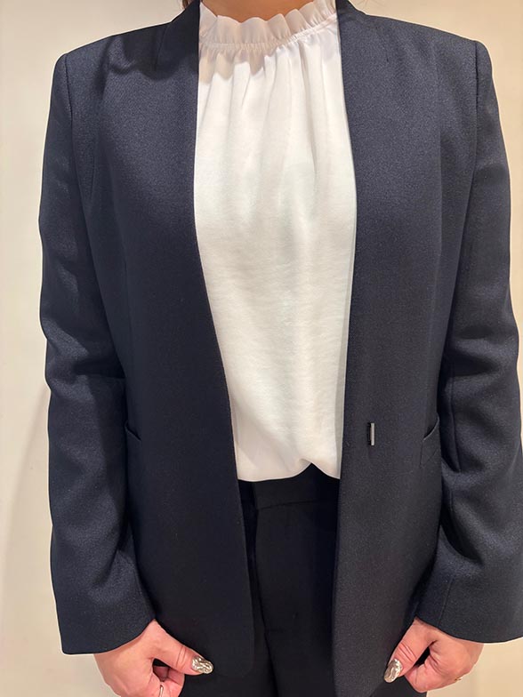 シンプルだからこそ、長く愛せる一着。