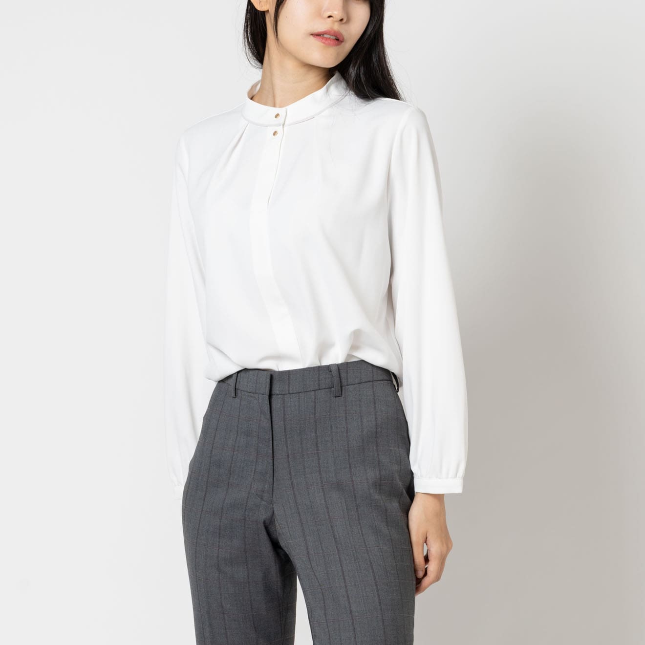 ネックボタン付き バンドカラーブラウス ホワイト